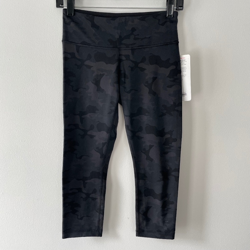 NWT Lululemon Wunder Under Crop Savasana Camo Black / Soot / Black